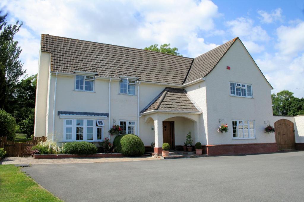 Hazel Court Guest House Newport  Exterior photo